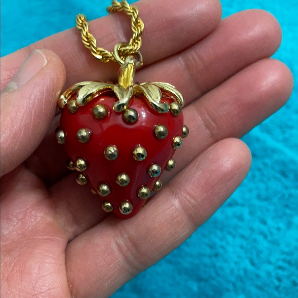 🛑SOLD🛑 Kenneth Jay Lane Strawberry Necklace - Picture 8 of 10